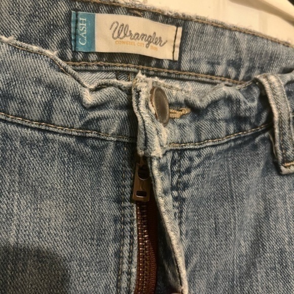 Wrangler light blue denim distressed bootcut jeans. - Picture 3 of 6